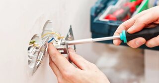 Электромонтажные работы в Чусовой от Мастер24 — электромонтаж под ключ, цены от 1672 руб., заказать услуги